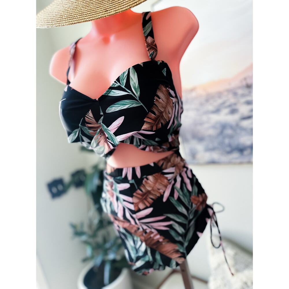Under the Swaying Palm Trees 2pc Bandeau + swim shorts swimsuit - Picture 5 of 7